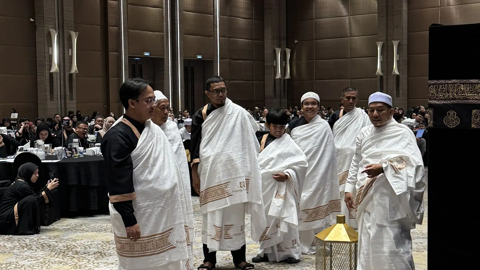Manasik Umroh Akbar Payung Madinah: Praktik thawaf dan sa’i bersama pemateri