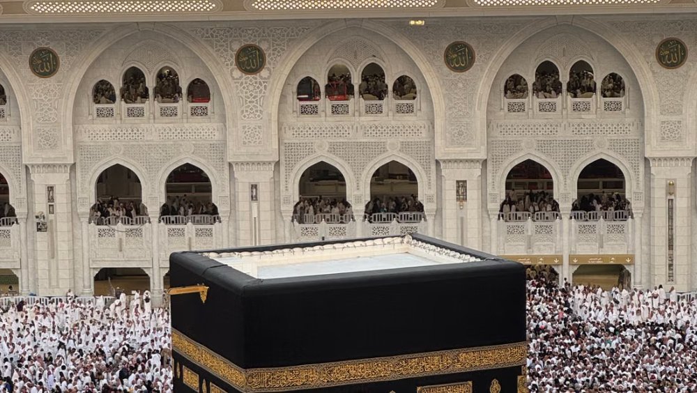 Umroh Berkali-kali dalam Satu Perjalanan 2026: Panduan Ambil Miqat di Tan'im & Ji'ranah untuk Jamaah