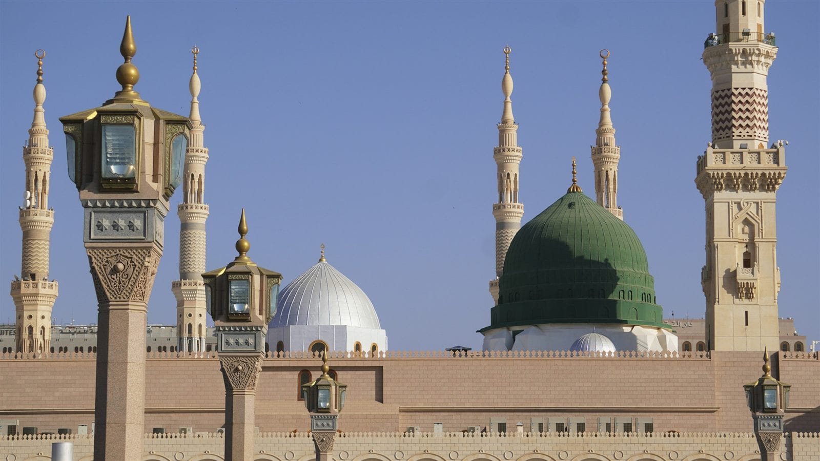 Sholat Jamak dan Qashar saat Umroh: Ketentuan Musafir dan Penerapannya bagi Jemaah