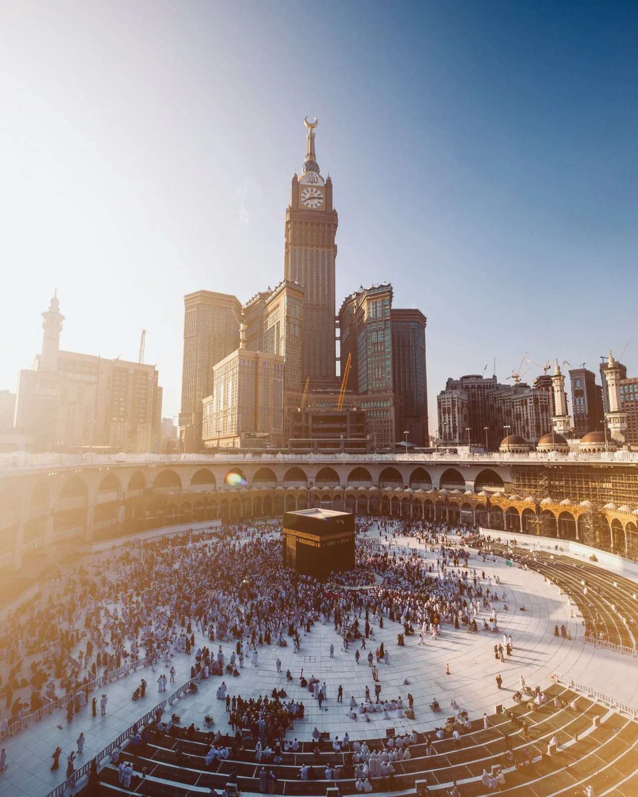 Suasana pelataran Masjidil Haram